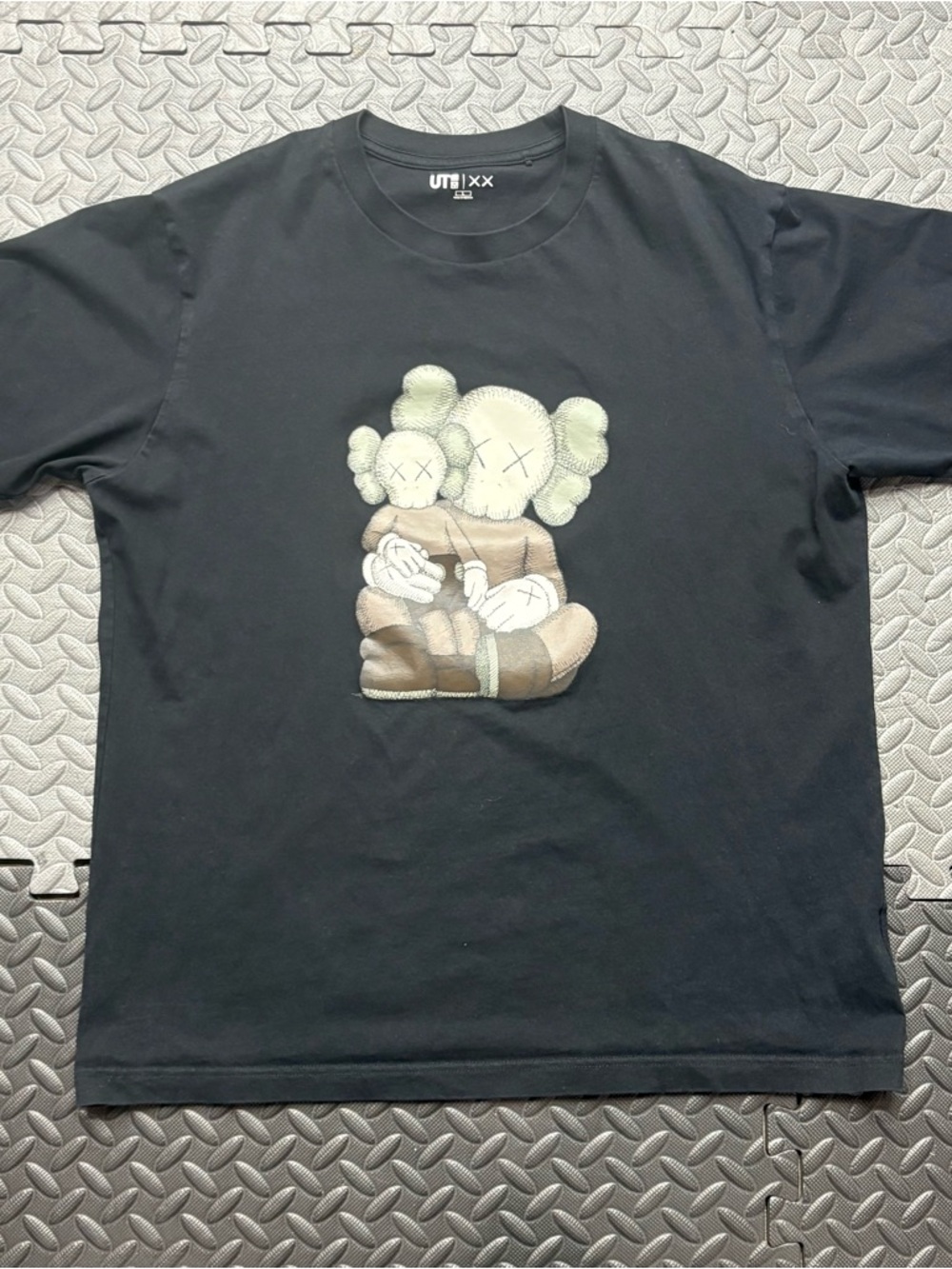 Uniqlo x Kaws